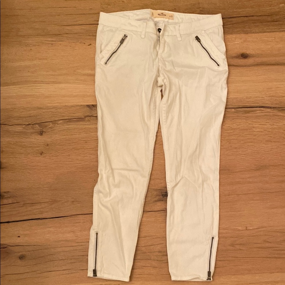 Hollister White Skinny Pants with Zipper Accents